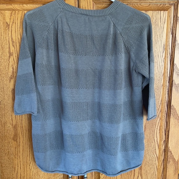 Orb grey 1/2 sleeve top size L🥰 - Picture 4 of 4